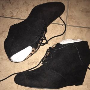 Black heel boots